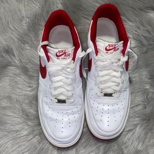 Red and white Air Force 1 ‘s size 10